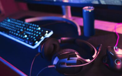 Cuffie gaming wireless vs cablate 2025: perché il 90% dei pro-gamers sta cambiando questa configurazione